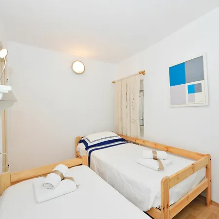 Apartment Feel Center